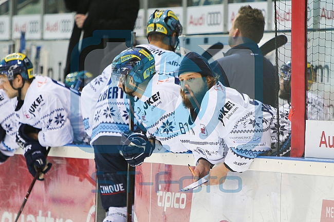 ERC Ingolstadt - Adler Mannheim, Eishockey, DEL, Deutsche Eishockey Liga, Spieltag 29, 08.12.2017