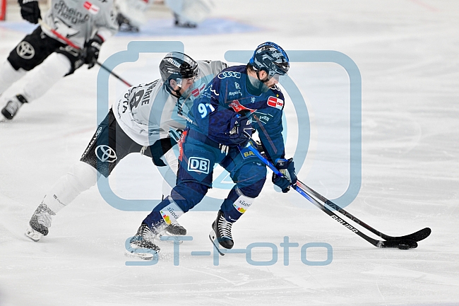 Eishockey, Herren, DEL, Saison 2024-2025, Playoffs Halbfinale, Spiel 1, ERC Ingolstadt - Kölner Haie, 02.04.2025