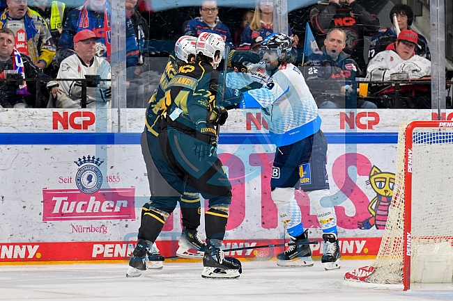 Eishockey, Herren, DEL, Saison 2024-2025, Playoffs Viertelfinale, Spiel 6, Nürnberg Ice Tigers - ERC Ingolstadt, 28.03.2025