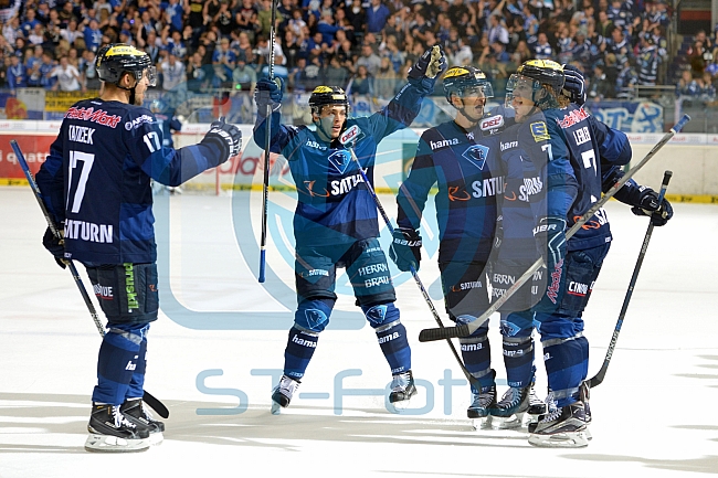 ERC Ingolstadt vs Straubing Tigers, Eishockey, DEL, Deutsche Eishockey Liga, 04.10.2015