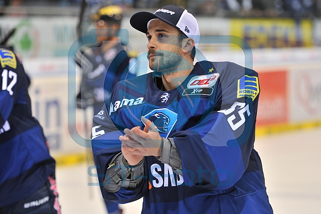 ERC Ingolstadt vs EHC Red Bull Muenchen, Eishockey, DEL, Deutsche Eishockey Liga, 04.12.2015