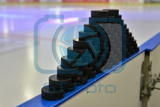ERC Ingolstadt vs EHC Red Bull Muenchen, Eishockey, DEL, Deutsche Eishockey Liga, 04.12.2015