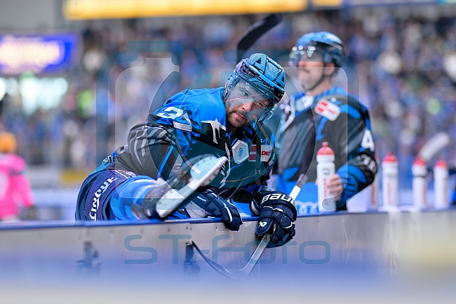 Eishockey, Herren, DEL, Saison 2025-2026, Spiel 21, ERC Ingolstadt - Pinguins Bremerhaven, 23.11.2025