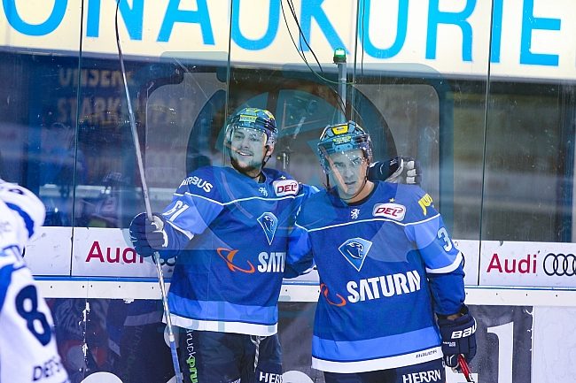 ERC Ingolstadt - Straubing Tigers, Eishockey, DEL, Deutsche Eishockey Liga, Spieltag 1, 01.12.2017