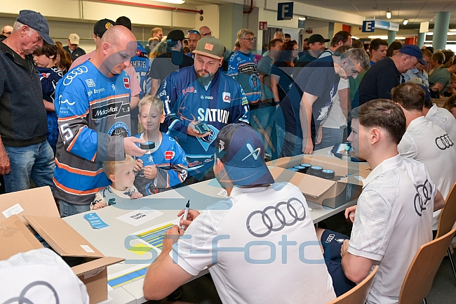 Eishockey, Herren, DEL, Saison 2024-2025, ERC Ingolstadt - Dauerkartenübergabe, 04.08.2024