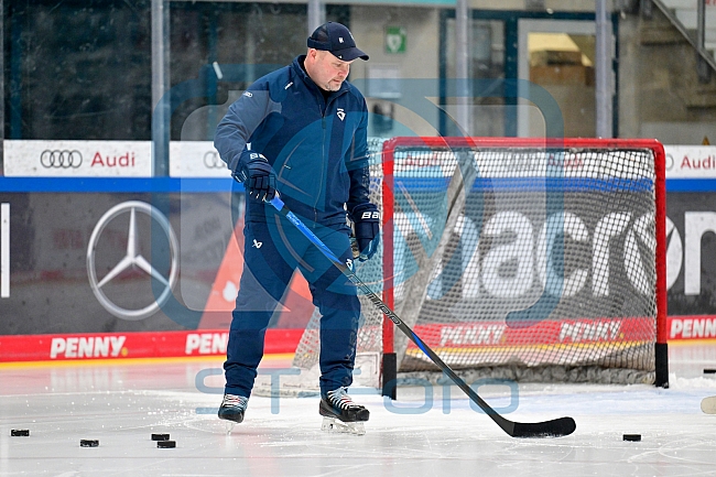 Eishockey, Herren, DEL, Saison 2024-2025, ERC Ingolstadt - Training mit Torwart Christian Heljanko, 28.01.2025