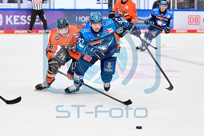 Eishockey, Herren, DEL, Saison 2025-2026, Spiel 33, ERC Ingolstadt - Grizzlys Wolfsburg, 28.12.2025