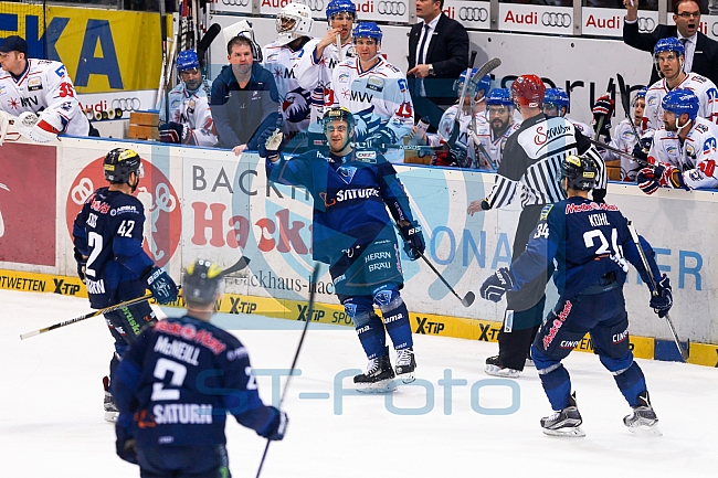 ERC Ingolstadt - Adler Mannheim, Eishockey, DEL, Deutsche Eishockey Liga, Spieltag 47, 24.02.2016