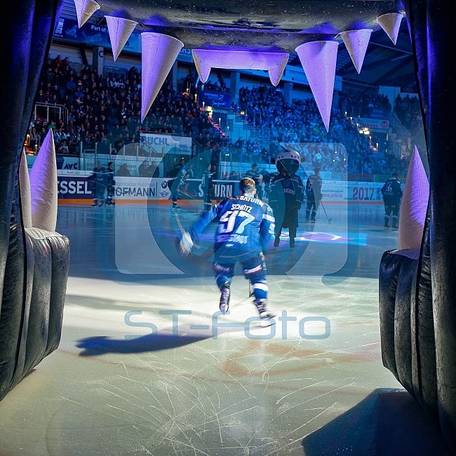 ERC Ingolstadt - Fischtown Pinguins Bremerhaven,, Eishockey, DEL, Deutsche Eishockey Liga, Preplayoff, Spiel 1, 01.03.2016