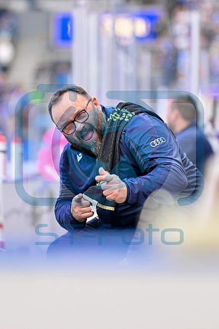 Eishockey, Herren, DEL, Saison 2025-2026, Spiel 21, ERC Ingolstadt - Pinguins Bremerhaven, 23.11.2025