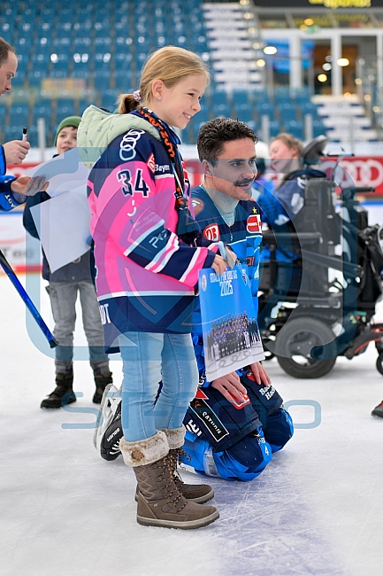 Eishockey, Herren, DEL, Saison 2025-2026, Spiel 21, ERC Ingolstadt - Pinguins Bremerhaven, 23.11.2025