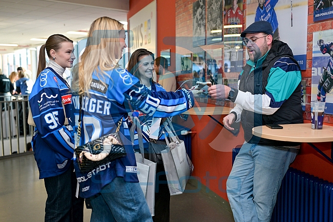 Eishockey, Herren, DEL, Saison 2025-2026, Spiel 21, ERC Ingolstadt - Pinguins Bremerhaven, 23.11.2025