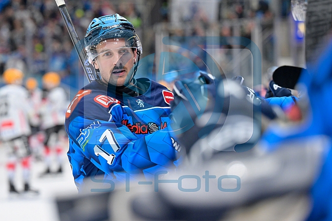 Eishockey, Herren, DEL, Saison 2025-2026, Spiel 21, ERC Ingolstadt - Pinguins Bremerhaven, 23.11.2025