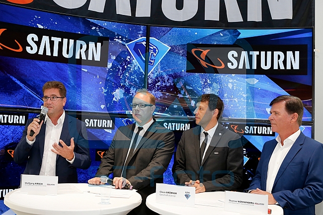 Pressekonferenz Verlaengerung und Erweiterung des Sponsoringvertrages der Media-Saturn, Trikotvorstellung für die kommende Saison 2016/2017