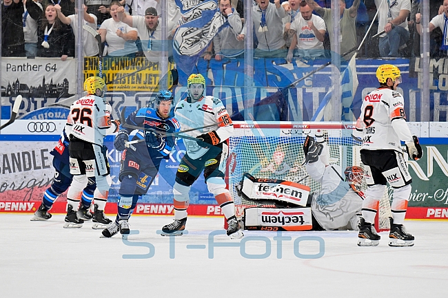 Eishockey, Herren, DEL, Saison 2025-2026, Spiel 10, ERC Ingolstadt - Löwen Frankfurt, 12.10.2025
