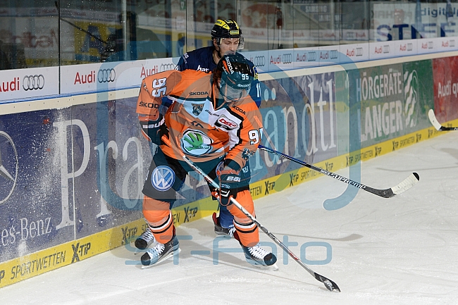 ERC Ingolstadt vs Grizzlys Wolfsburg, Eishockey, DEL, Deutsche Eishockey Liga, 18.10.2015
