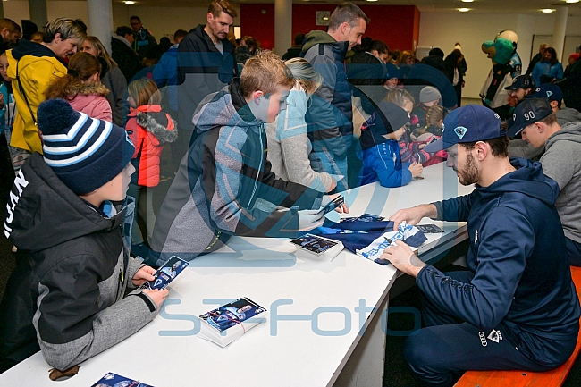 Eishockey, Herren, DEL, Saison 2022-2023, ERC Ingolstadt - Kids On Ice Day, 19.11.2022