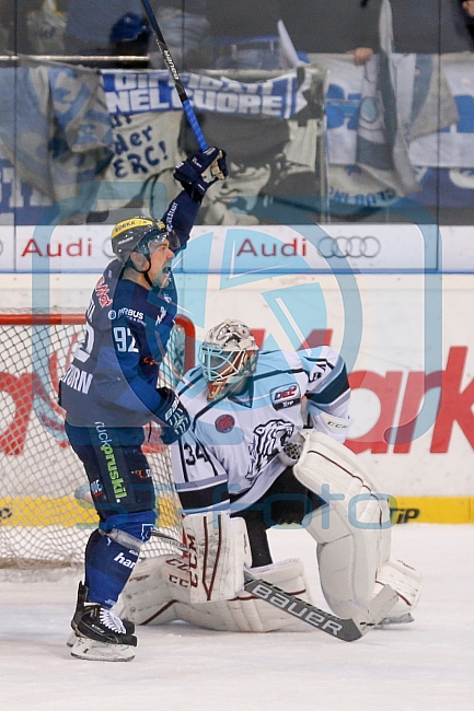 ERC Ingolstadt vs Thomas Sabo Ice Tigers, Eishockey, DEL, Deutsche Eishockey Liga, Spieltag 32, 30.12.2015 Foto: Oliver Strisch / st-foto.de