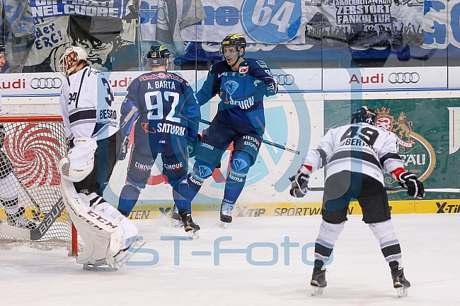 ERC Ingolstadt vs Thomas Sabo Ice Tigers, Eishockey, DEL, Deutsche Eishockey Liga, Spieltag 32, 30.12.2015 Foto: Oliver Strisch / st-foto.de