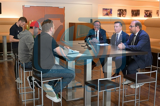 Eishockey, Herren, DEL, Saison 2021-2022, ERC Ingolstadt - Vorstellung Sportdirektor Tim Regan, 22.04.2022