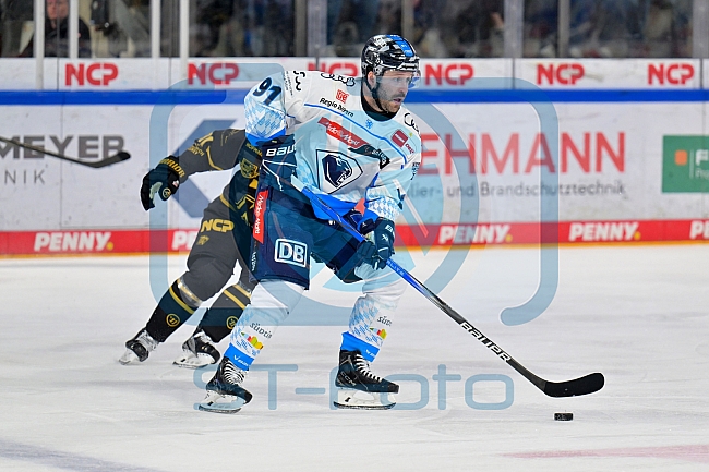 Eishockey, Herren, DEL, Saison 2024-2025, Playoffs Viertelfinale, Spiel 1, Nürnberg Ice Tigers - ERC Ingolstadt, 18.03.2025