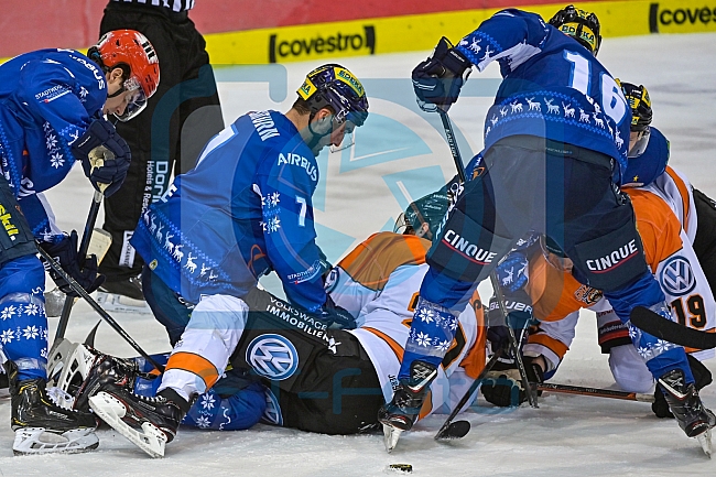ERC Ingolstadt gegen Grizzlys Wolfsburg Pinguine am 21.12.2018, Spieltag 30