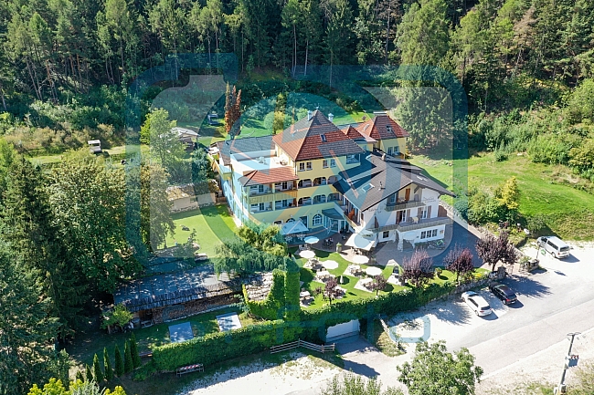 Eishockey, Herren, 6. Vinschgau-Cup, Saison 2022-2023, Drohnenfotos Hotel - Latsch, 25.08.2022