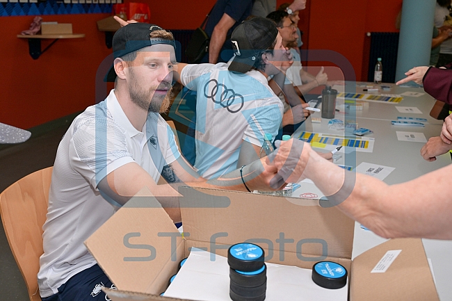 Eishockey, Herren, DEL, Saison 2024-2025, ERC Ingolstadt - Dauerkartenübergabe, 04.08.2024