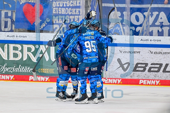 Eishockey, Herren, DEL, Saison 2025-2026, Spiel 31, ERC Ingolstadt - EHC Red Bull München, 23.12.2025