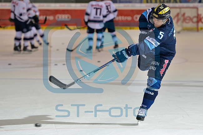 ERC Ingolstadt vs EHC Red Bull Muenchen, Eishockey, DEL, Deutsche Eishockey Liga, 04.12.2015