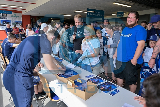 Eishockey, Herren, DEL, Saison 2023-2024, ERC Ingolstadt - Dauerkartenübergabe, 13.08.2023