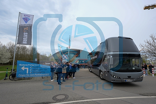 Eishockey, Herren, DEL, Saison 2022-2023, Playoff-Finale - Spiel 1, ERC Ingolstadt - Abfahrt vor Finalspiel 1, 14.04.2023