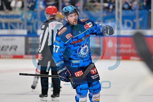 Eishockey, Herren, DEL, Saison 2025-2026, Spiel 21, ERC Ingolstadt - Pinguins Bremerhaven, 23.11.2025