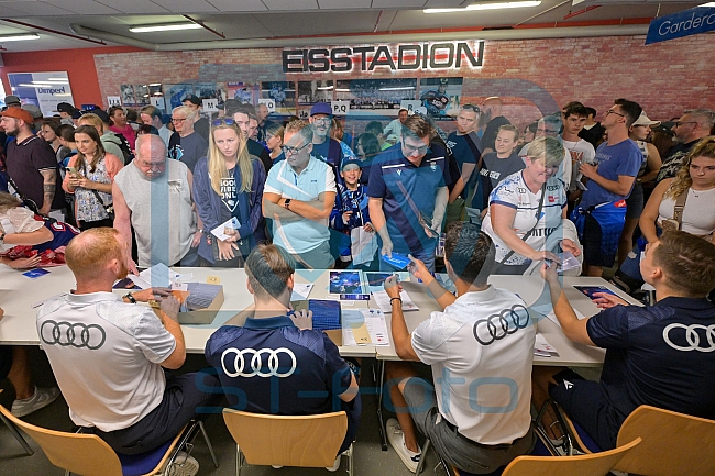 Eishockey, Herren, DEL, Saison 2023-2024, ERC Ingolstadt - Dauerkartenübergabe, 13.08.2023