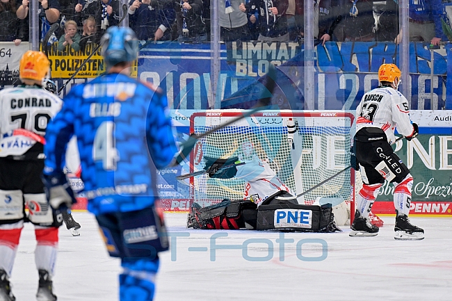 Eishockey, Herren, DEL, Saison 2025-2026, Spiel 21, ERC Ingolstadt - Pinguins Bremerhaven, 23.11.2025