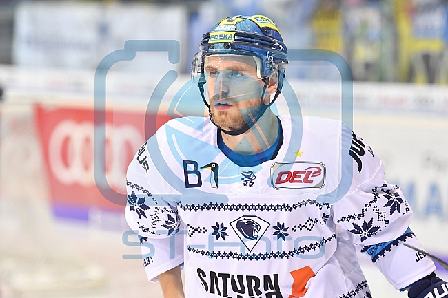 ERC Ingolstadt vs Adler Mannheim, Eishockey, DEL, Deutsche Eishockey Liga, Spieltag 28, 08.12.2017