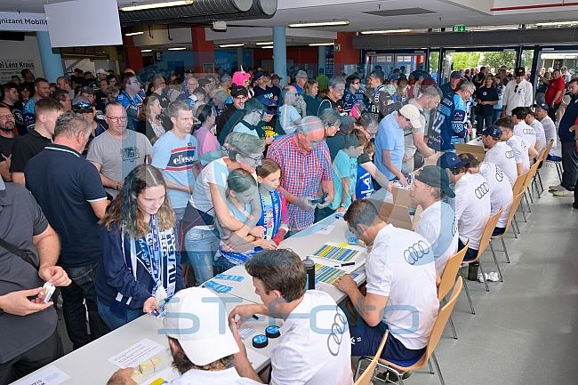 Eishockey, Herren, DEL, Saison 2024-2025, ERC Ingolstadt - Dauerkartenübergabe, 04.08.2024