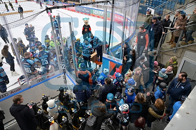 Eishockey, Herren, DEL, Saison 2022-2023, ERC Ingolstadt - Kids On Ice Day, 14.01.2023