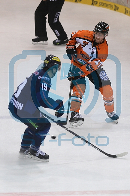 ERC Ingolstadt - Grizzlys Wolfsburg, Eishockey, DEL, Deutsche Eishockey Liga, Spieltag 12, 18.10..2015