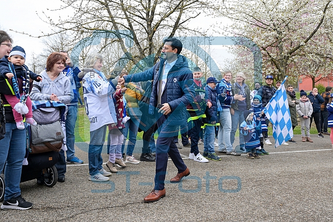 Eishockey, Herren, DEL, Saison 2022-2023, Playoff-Finale - Spiel 1, ERC Ingolstadt - Abfahrt vor Finalspiel 1, 14.04.2023