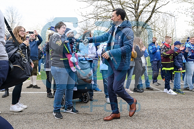 Eishockey, Herren, DEL, Saison 2022-2023, Playoff-Finale - Spiel 1, ERC Ingolstadt - Abfahrt vor Finalspiel 1, 14.04.2023