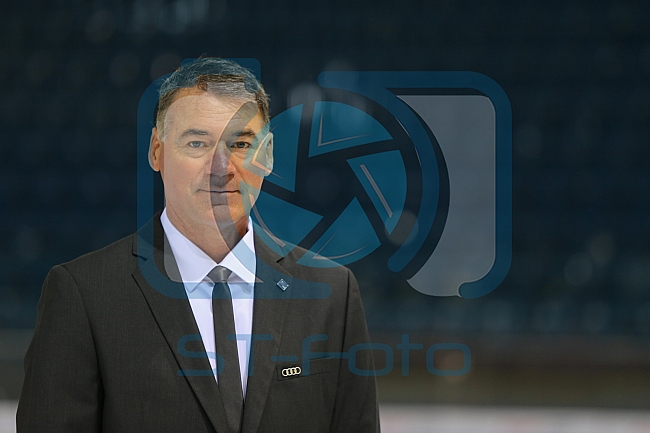 Erste Bilder des neuen Chef-Trainers Kurt Kleinendorst