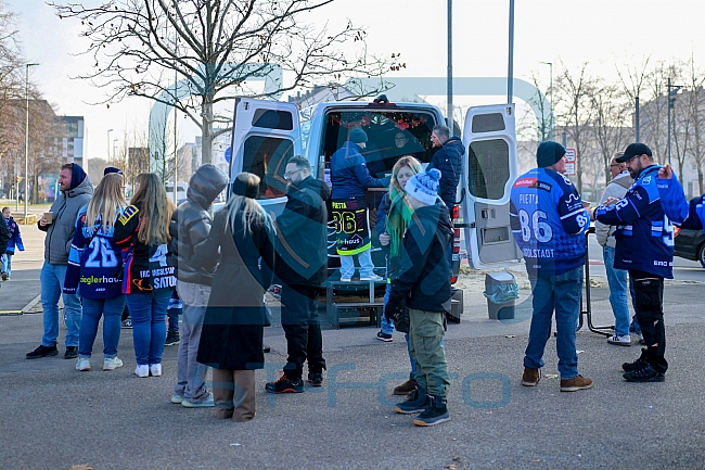 Eishockey, Herren, DEL, Saison 2025-2026, Spiel 21, ERC Ingolstadt - Pinguins Bremerhaven, 23.11.2025