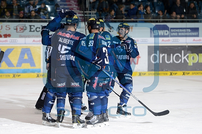 ERC Ingolstadt vs Grizzlys Wolfsburg, Eishockey, DEL, Deutsche Eishockey Liga, 18.10.2015