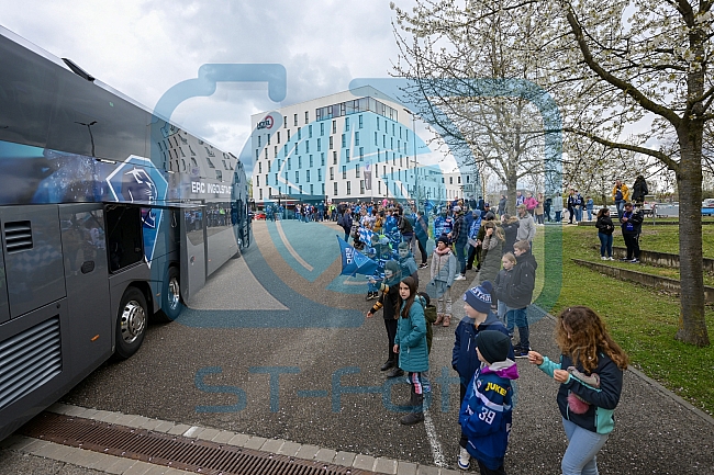 Eishockey, Herren, DEL, Saison 2022-2023, Playoff-Finale - Spiel 1, ERC Ingolstadt - Abfahrt vor Finalspiel 1, 14.04.2023