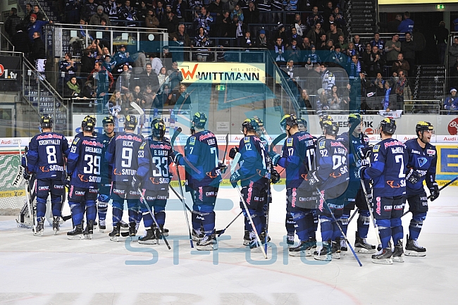 ERC Ingolstadt vs EHC Red Bull Muenchen, Eishockey, DEL, Deutsche Eishockey Liga, 04.12.2015