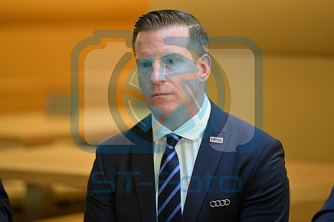 Eishockey, Herren, DEL, Saison 2021-2022, ERC Ingolstadt - Vorstellung Sportdirektor Tim Regan, 22.04.2022