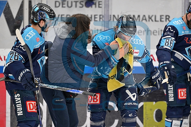 Eishockey, Herren, DEL, Saison 2022-2023, Playoff-Halbfinale - Spiel 3, ERC Ingolstadt - Adler Mannheim, 04.04.2023