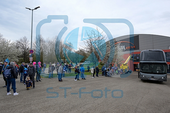 Eishockey, Herren, DEL, Saison 2022-2023, Playoff-Finale - Spiel 1, ERC Ingolstadt - Abfahrt vor Finalspiel 1, 14.04.2023