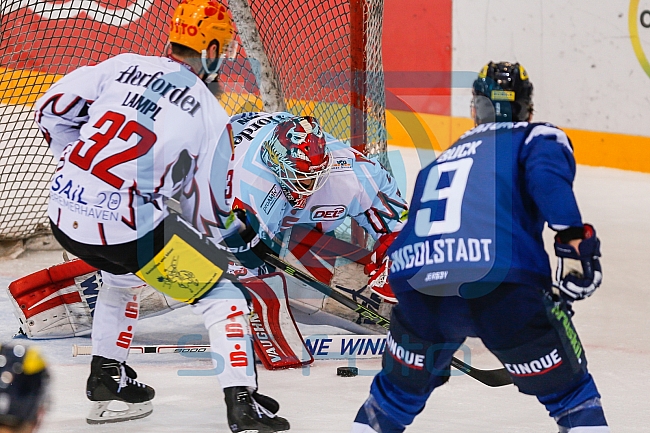 ERC Ingolstadt - Fischtown Pinguins Bremerhaven,, Eishockey, DEL, Deutsche Eishockey Liga, Preplayoff, Spiel 1, 01.03.2016